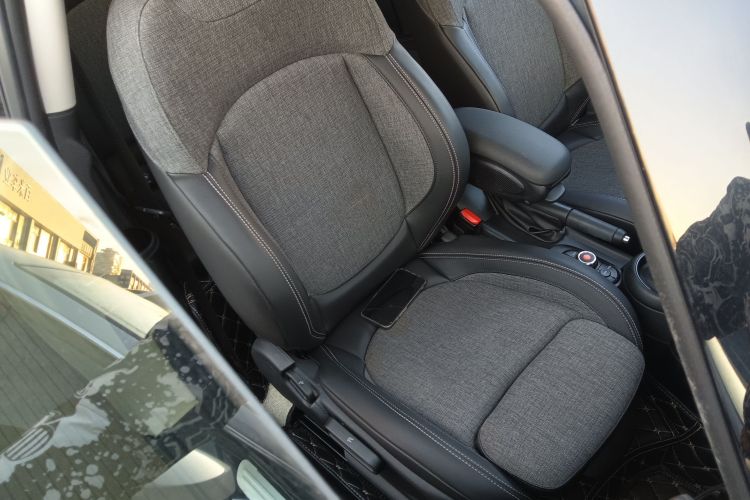 MINI 2019款 1.5T COOPER 经典派局部细节41