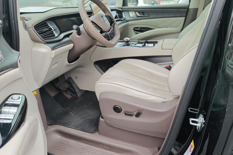 腾势D9 2022款 DM-i 1040 尊贵型中控内饰7003