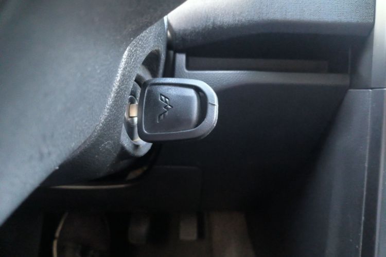 五菱汽车 五菱宏光PLUS 2020款 1.5L 手动标准型 5座中控内饰11