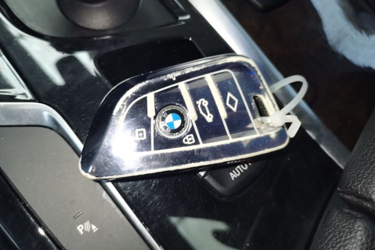 宝马5系 2018款 525Li 豪华套装中控内饰7001