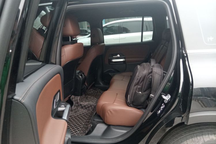 奔驰GLB 2023款 GLB 220 动感型中控内饰7004