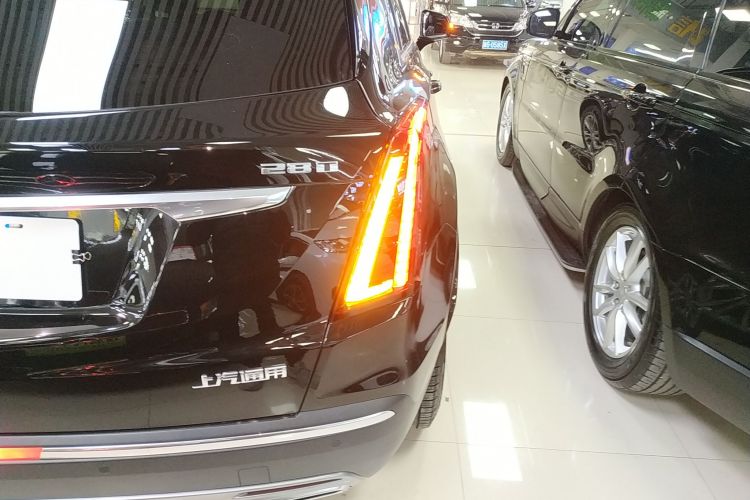 凯迪拉克XT5 2021款 28T 豪华型车身外观9