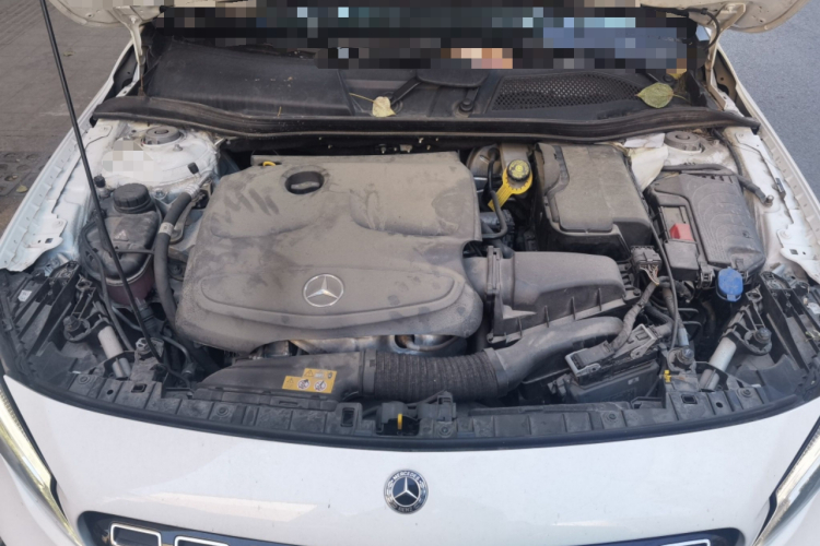 奔驰GLA 2018款 GLA 220 4MATIC 运动型局部细节24