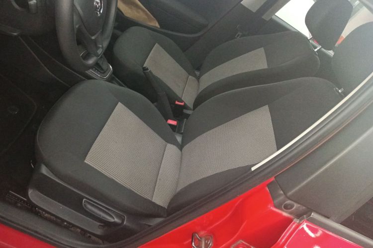 大众 Polo 2016款 1.4L 自动风尚型中控内饰19