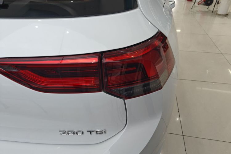 大众 高尔夫 2023款 改款 280TSI DSG Pro车身外观9