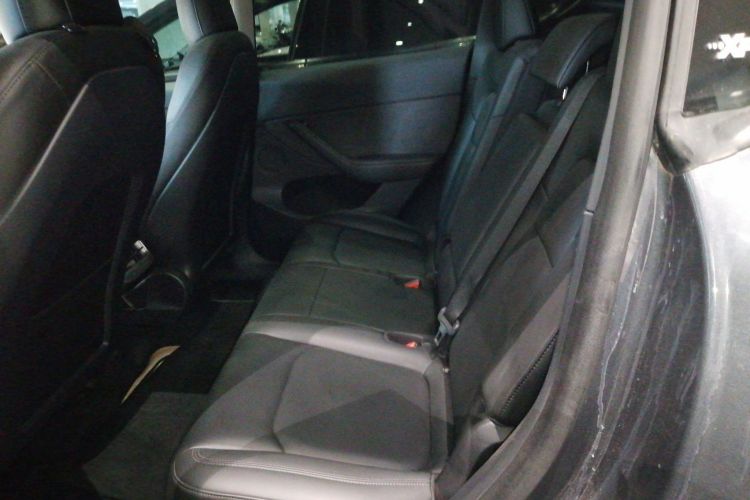 特斯拉 Model Y 2021款 长续航全轮驱动版中控内饰21