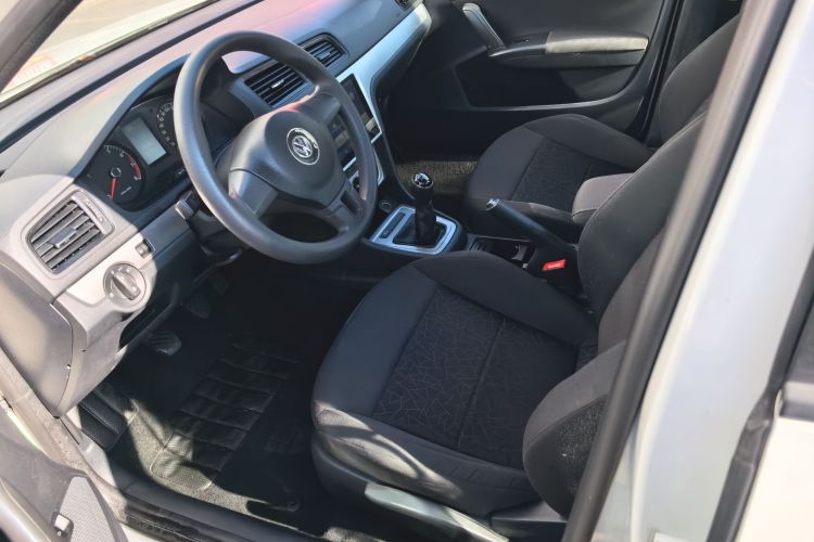 大众 朗逸 2013款 改款经典 1.6L 手动风尚版中控内饰19