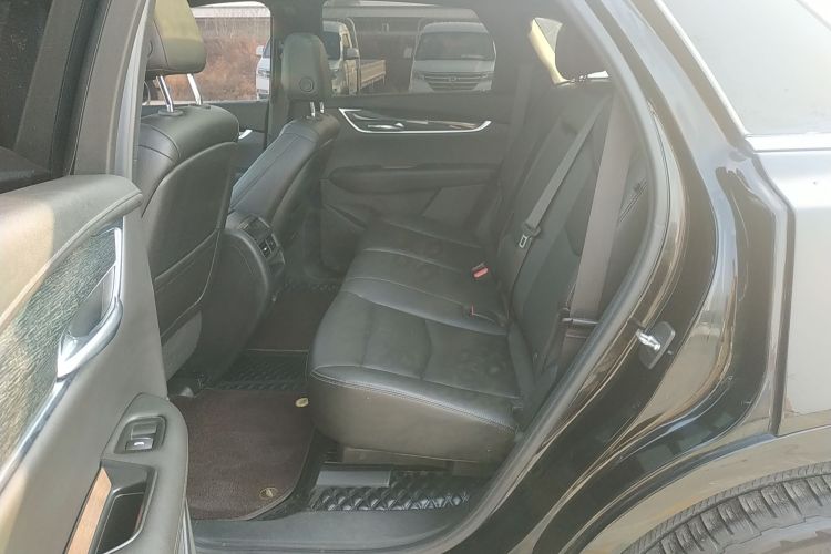 凯迪拉克XT5 2022款 2.0T 两驱豪华型中控内饰21