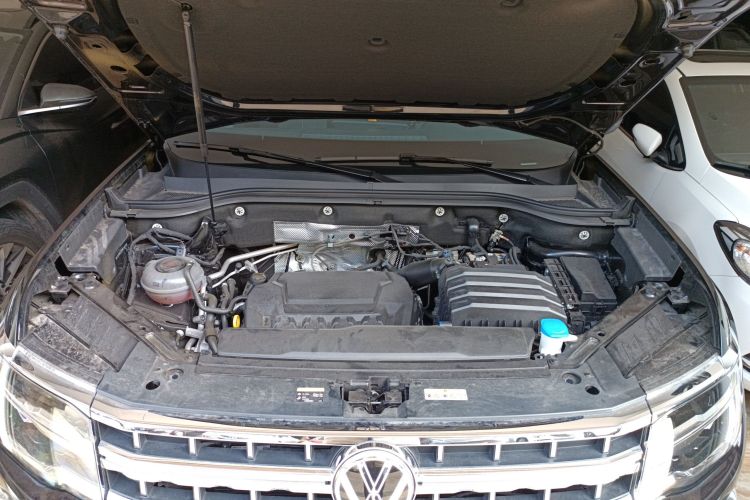 大众 途昂 2024款 330TSI 两驱龙腾版机舱底盘24