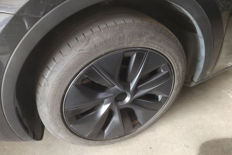 特斯拉 Model Y 2024款 后轮驱动版车身外观6001