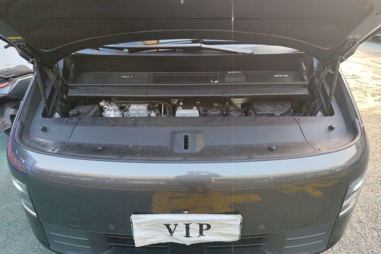 理想汽车 理想MEGA 2024款 Ultra机舱底盘24