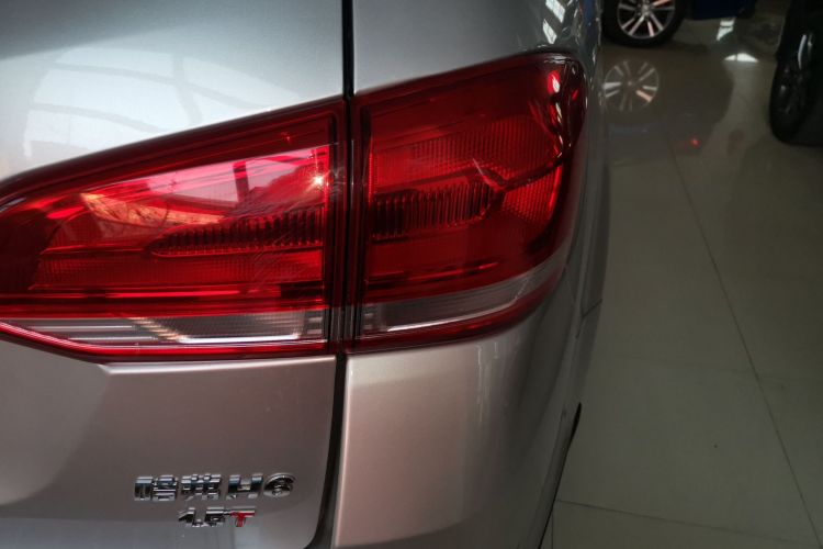 哈弗H6 2017款 蓝标 运动版 1.5T 自动两驱豪华型车身外观9