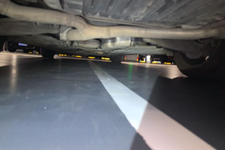 奔驰E级 2017款 E 200 L 运动型 4MATIC局部细节9009