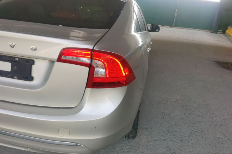 沃尔沃S60 2019款 S60L T3 智进版车身外观6006