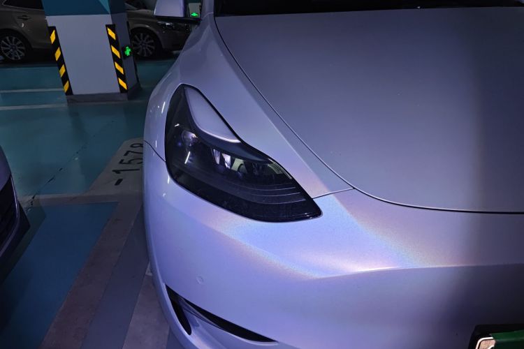 特斯拉 Model Y 2022款 Performance高性能全轮驱动版车身外观8