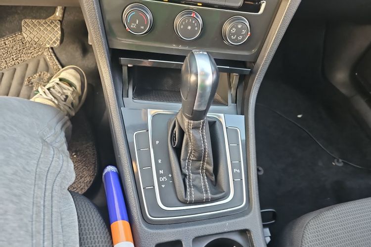 大众 高尔夫 2017款 230TSI 自动舒适百万辆纪念版中控内饰18