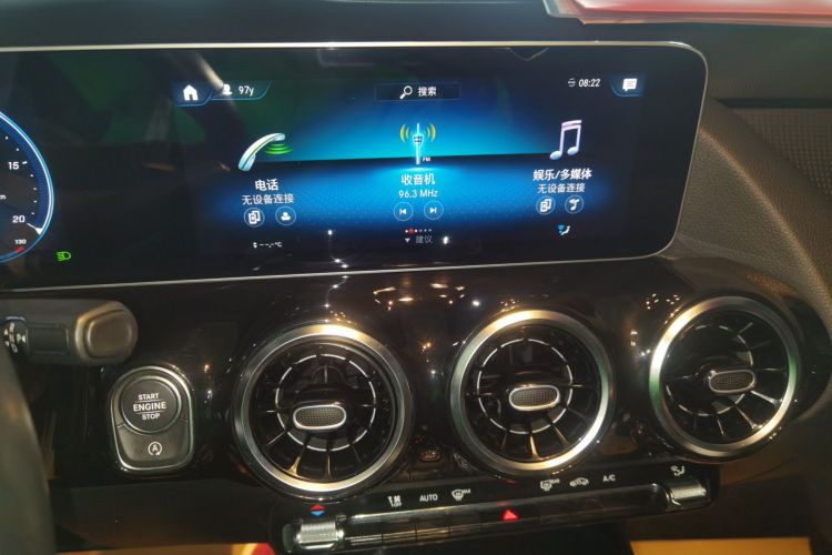 奔驰B级 2020款 B 180中控内饰16
