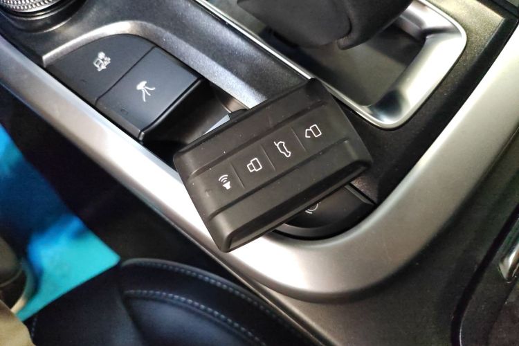 坦克300 2023款 越野版 2.0T 挑战者中控内饰11