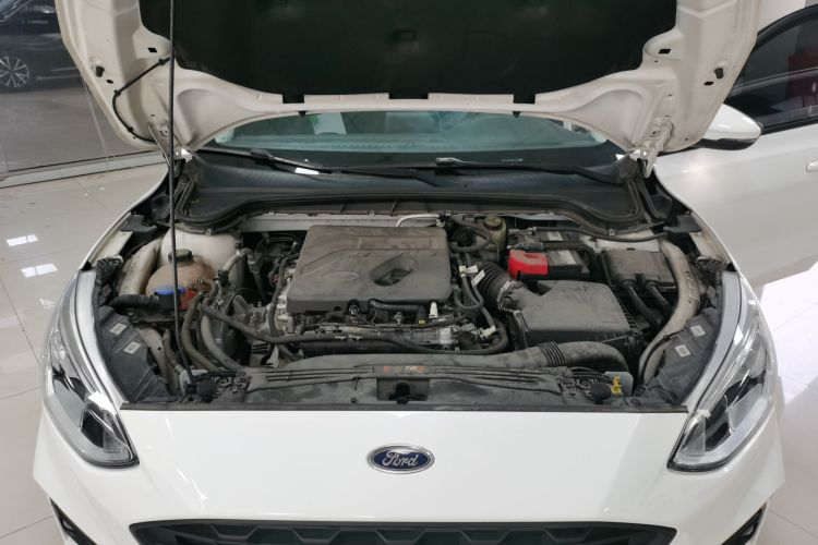福特 福克斯 2020款 两厢 EcoBoost 180 自动锋潮型机舱底盘24