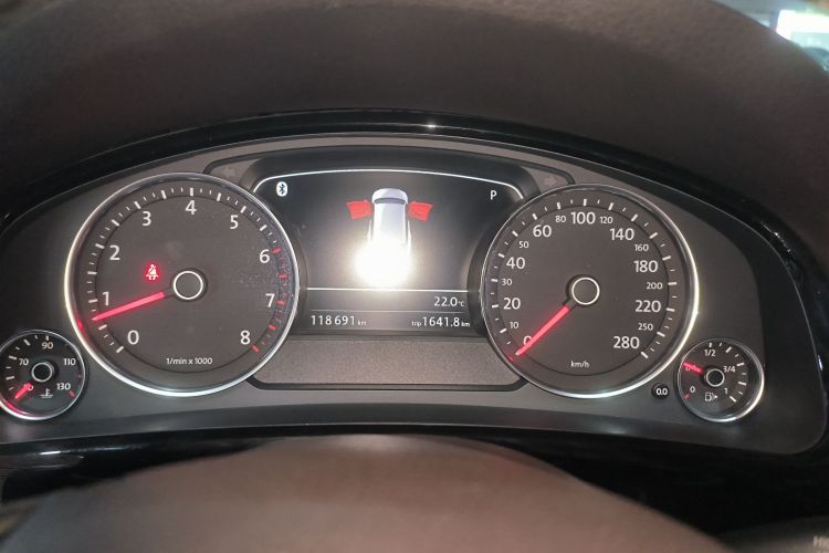 大众 途锐  3.0TSI 标配型中控内饰14