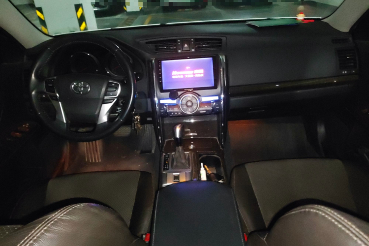 丰田 锐志 2013款 2.5V 尚锐版中控内饰12