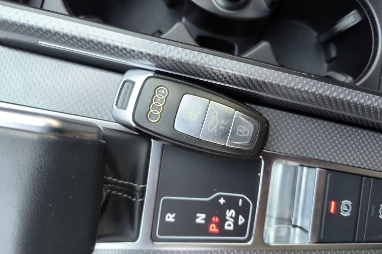 奥迪A6L 2019款 40 TFSI 豪华动感型中控内饰11