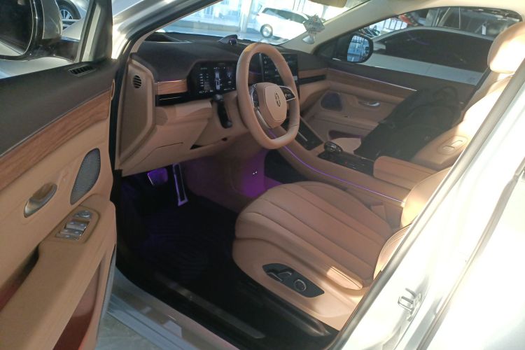 鸿蒙智行 问界M7 2024款 1.5T 智驾后驱Pro版 5座中控内饰7003