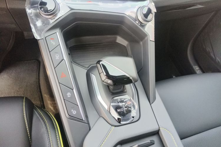 领克06 2023款 Remix 1.5T 劲Halo中控内饰18