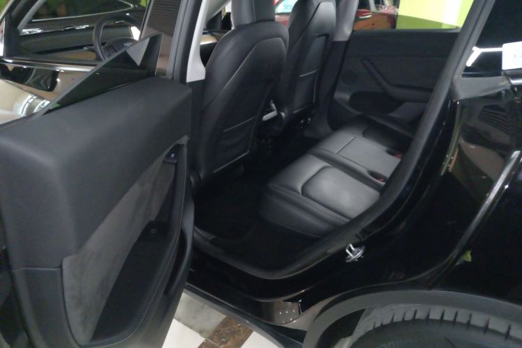 特斯拉 Model Y 2022款 后轮驱动版中控内饰7004