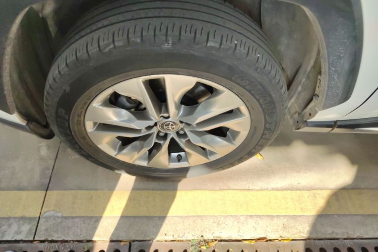 丰田 威兰达 2022款 2.0L CVT两驱豪华PLUS版车身外观6007