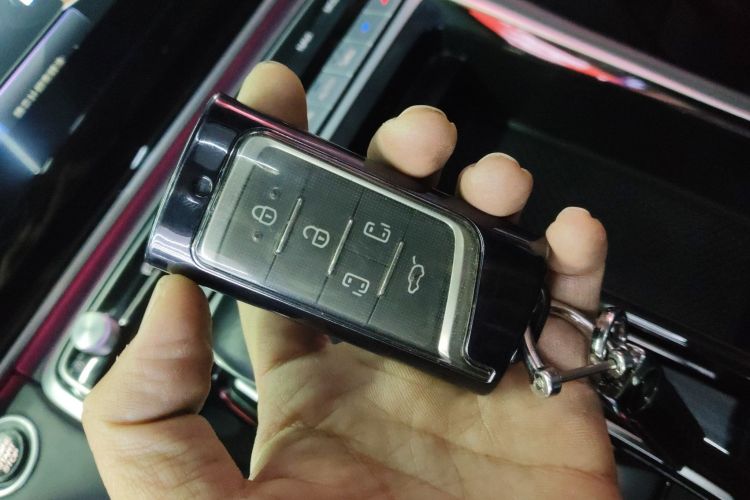 广汽传祺 传祺M8 2023款 大师系列 390T 至尊版中控内饰11