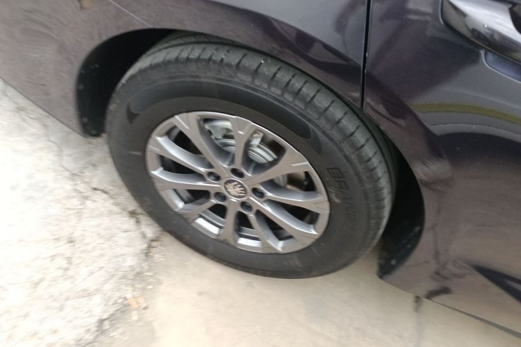 比亚迪 秦L 2024款 DM-i 80KM领先型车身外观6008