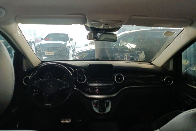 奔驰V级 2018款 V 260 L 尊贵加长版 国VI中控内饰12