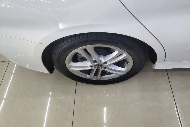 奔驰A级 2023款 A 180 L车身外观6008