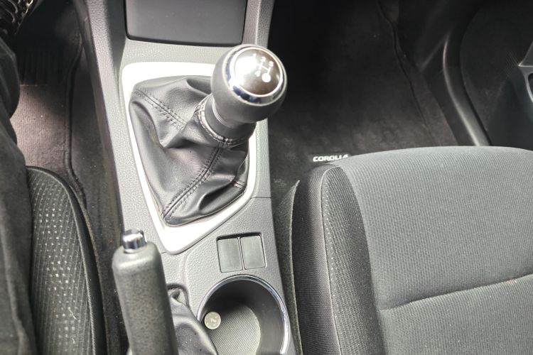 丰田 卡罗拉 2017款 改款 1.6L 手动GL中控内饰18