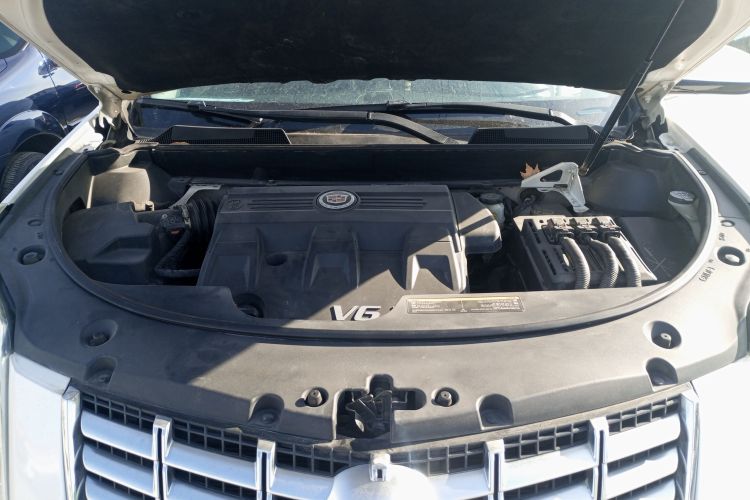 凯迪拉克SRX 2015款 3.0L 舒适型机舱底盘24