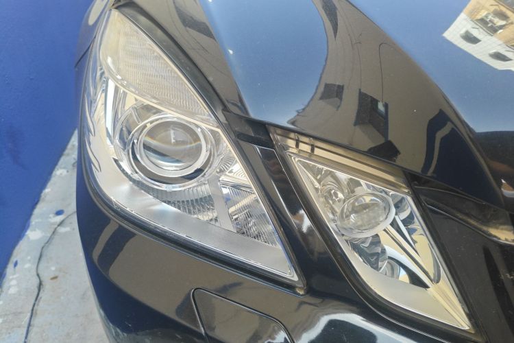 奔驰E级 2012款 E 300 L 时尚型车身外观8