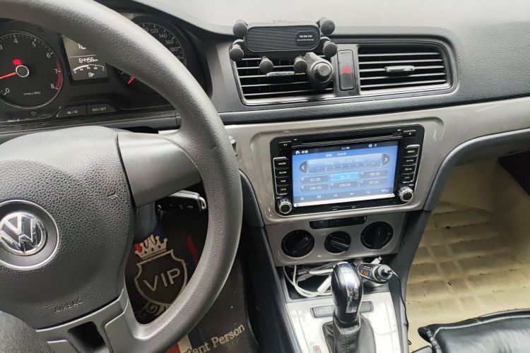 大众 朗逸 2013款 改款经典 1.6L 自动风尚版中控内饰16