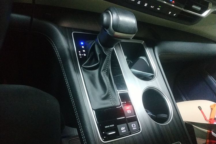 丰田 赛那SIENNA 2023款 2.5L混动 尊贵版局部细节18