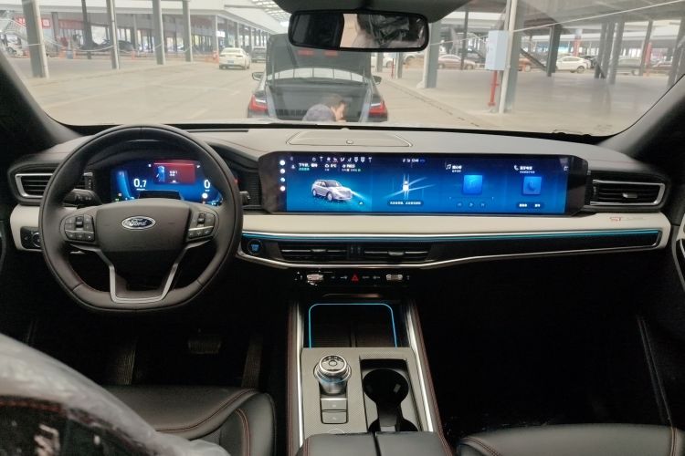 福特 探险者 2024款 2.3T EcoBoost 四驱ST-LINE 6座中控内饰7002