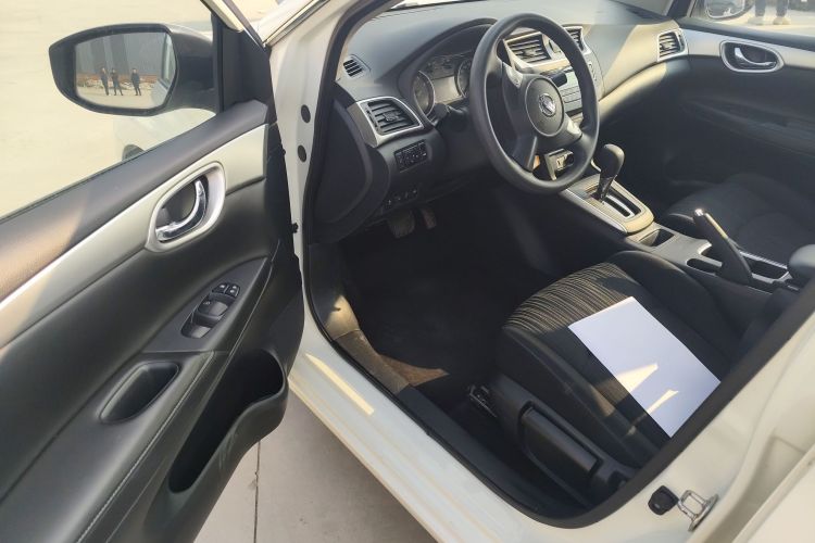 日产 轩逸 2022款 经典 1.6XE CVT舒适版中控内饰19