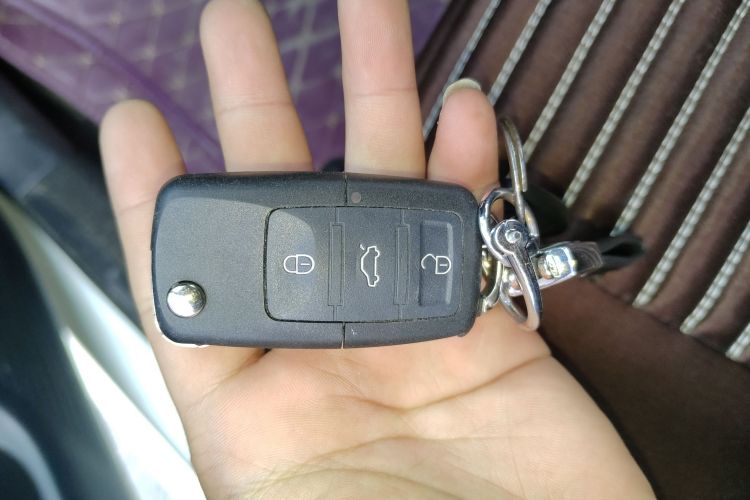 丰田 威驰 2014款 1.3L 自动型尚版中控内饰11