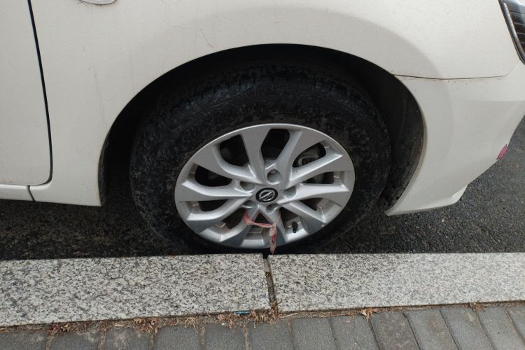 日产 轩逸 2022款 经典 1.6XE CVT舒适版车身外观10