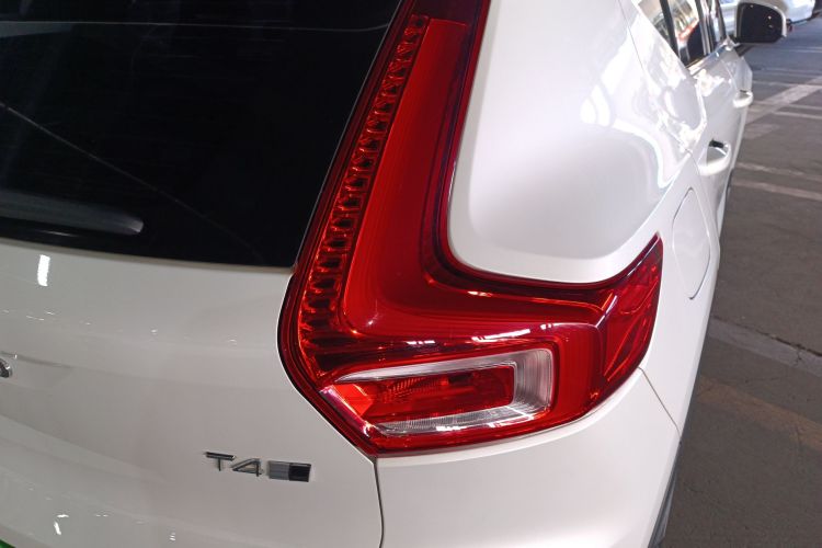 沃尔沃XC40 2020款 T4 四驱智远豪华版车身外观9