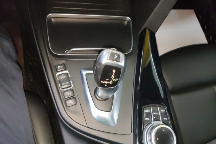 宝马3系GT 2019款 320i 时尚型局部细节18