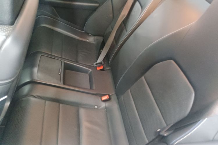 奔驰E级(进口) 2016款 E 200 轿跑车 灵动版中控内饰7004