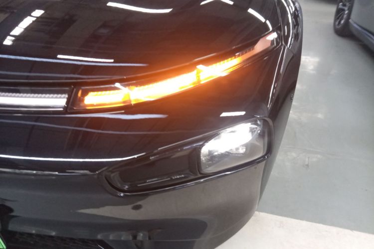 小鹏P7 2024款 P7i 550 Pro局部细节36