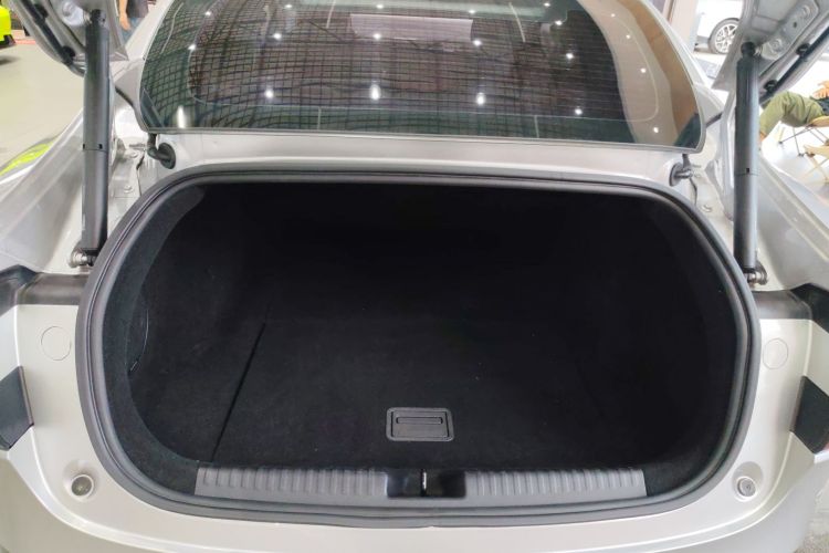 小鹏P7 2023款 P7i 702 Pro局部细节23