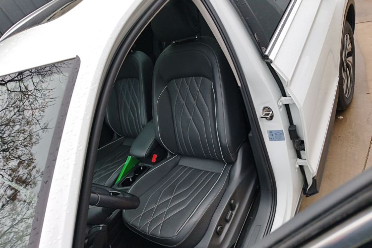 大众 途观L 2024款 300TSI 自动两驱智享版中控内饰19