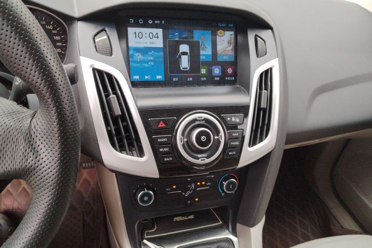 福特 福克斯 2015款 三厢 1.6L 手动舒适型中控内饰16